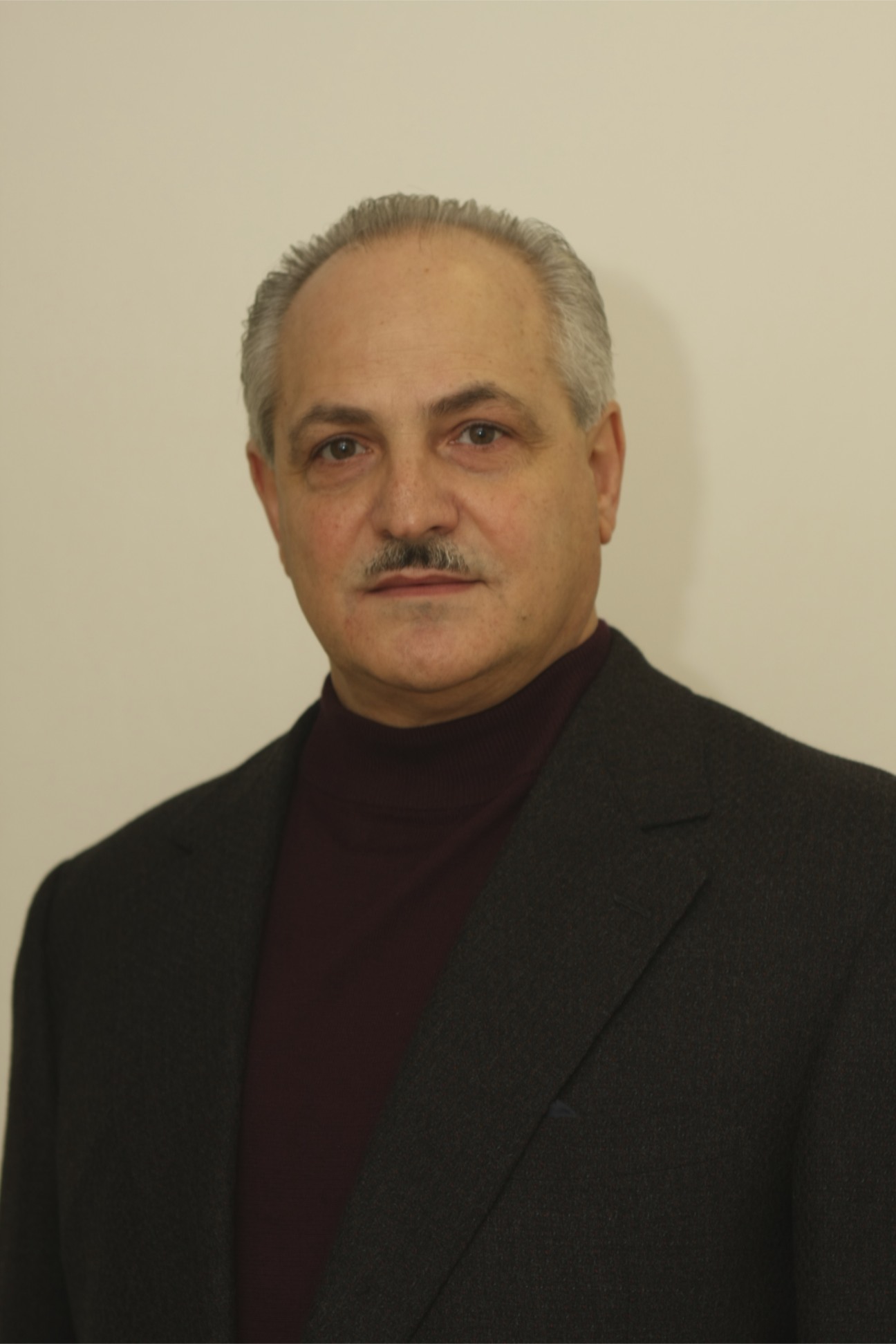 Dr. Giovanni Curcio, MD