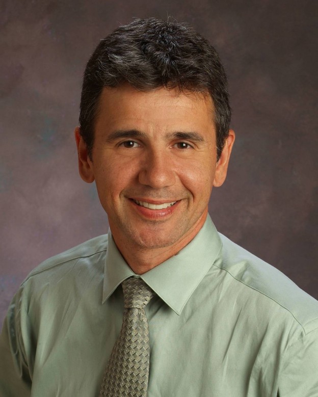 Dr. Alexandre De Moraes, MD