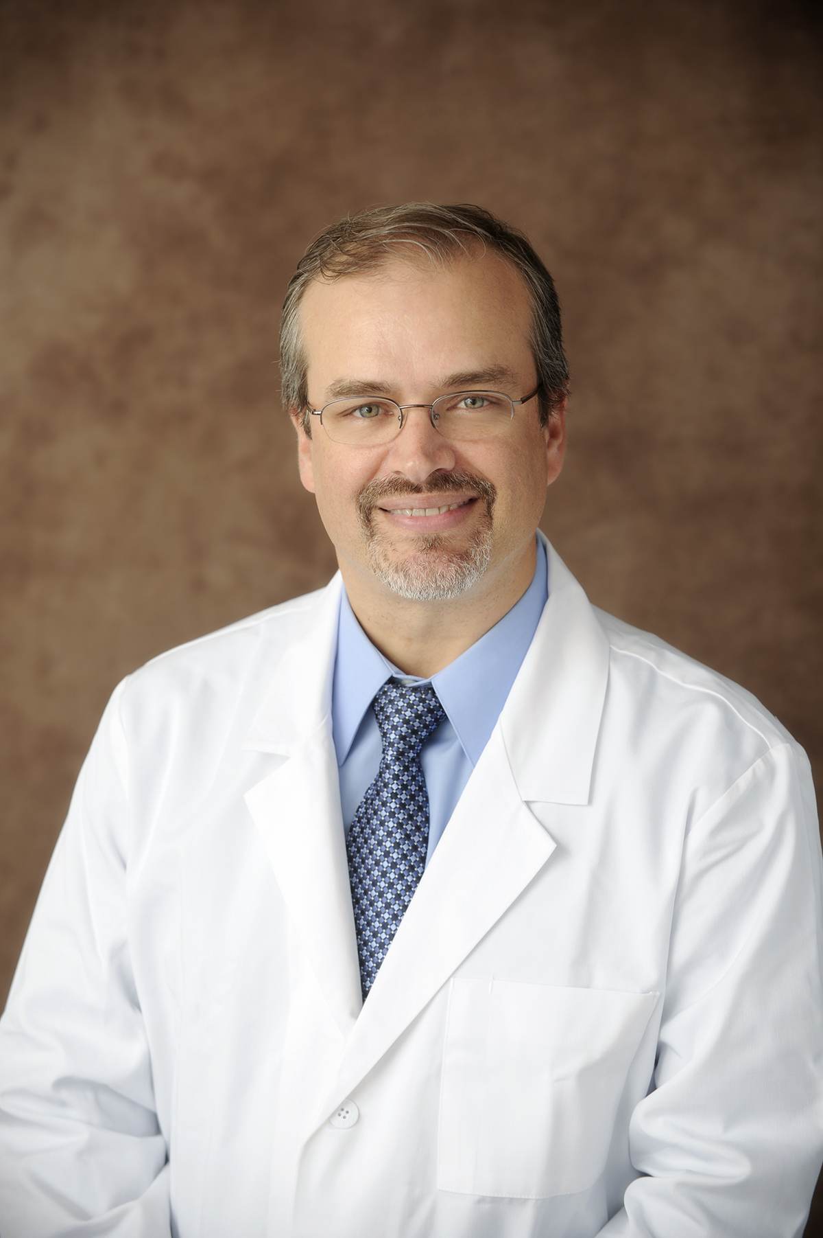 Dr. Eduardo Oliveira, MD