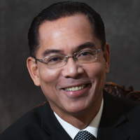 Dr. Cesar Holgado