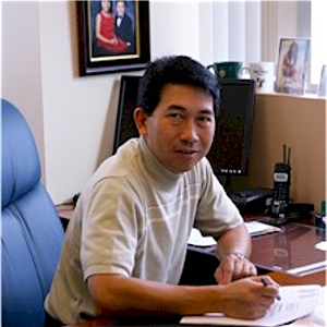 Dr. Naphthali Alinsod, MD