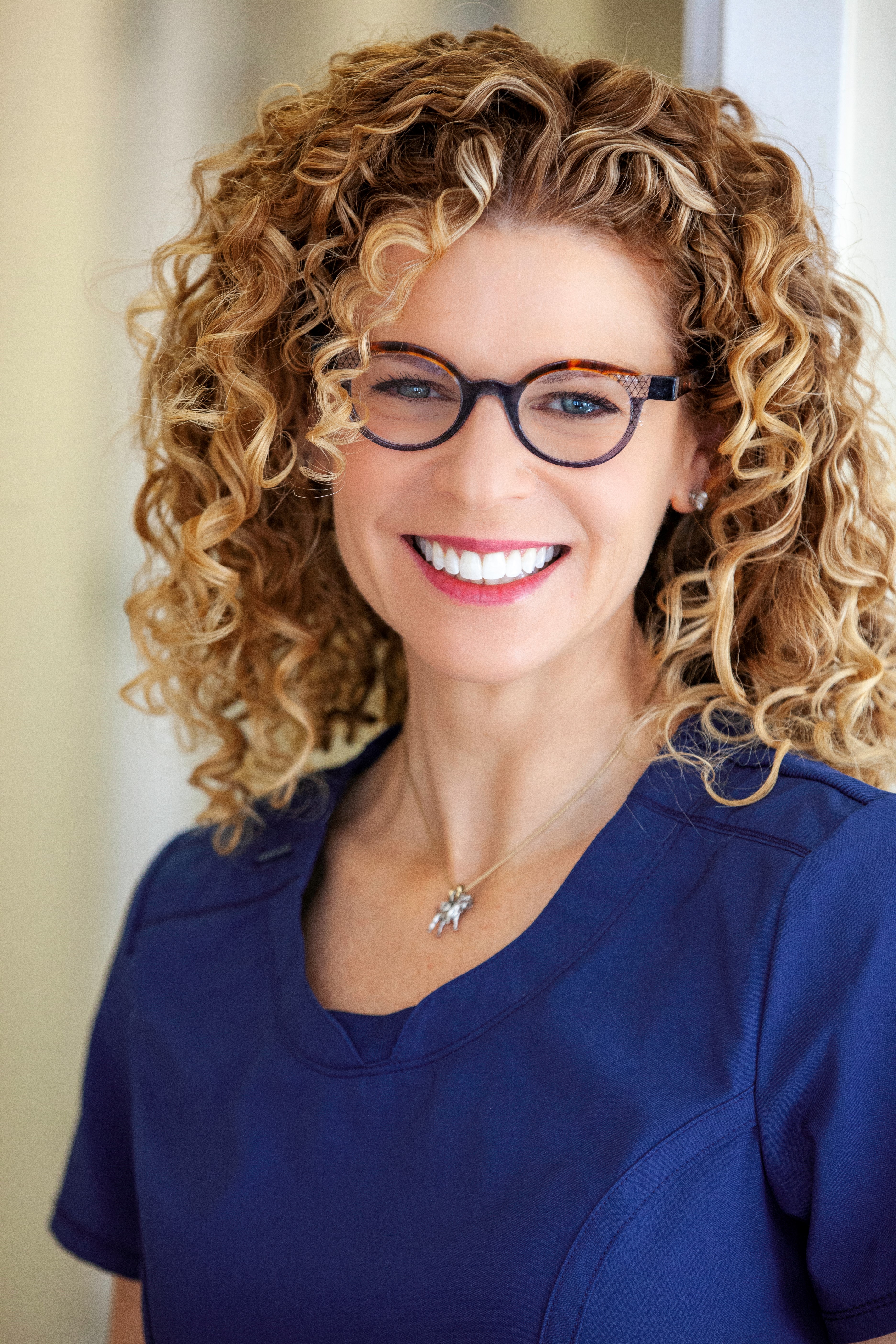Dr. Siobhan Collins, MD