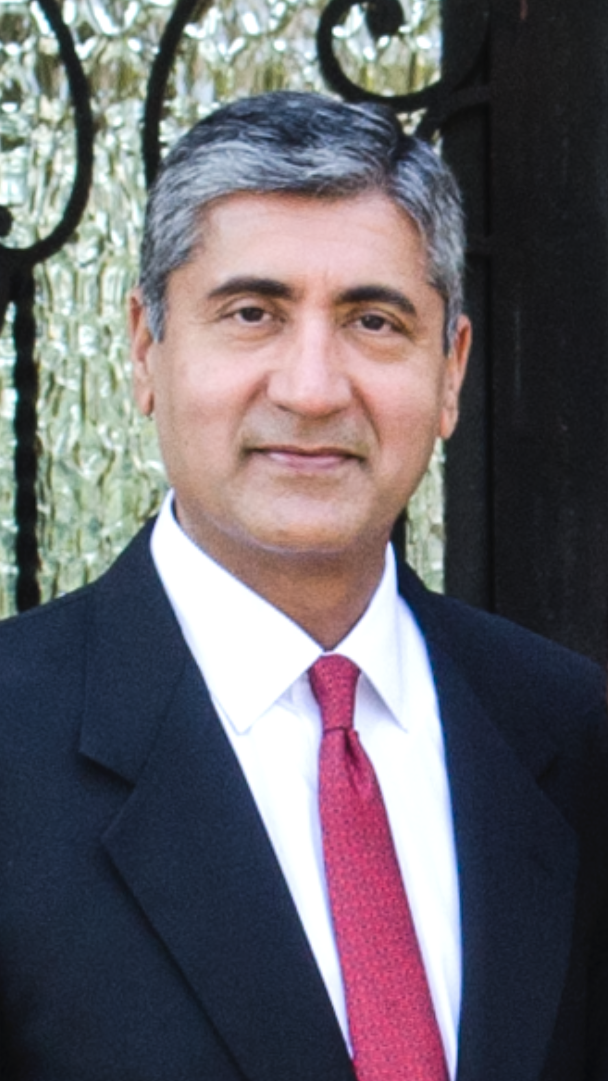 Dr. Arif Khan