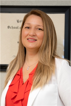 Dr. Adriana Strimbu
