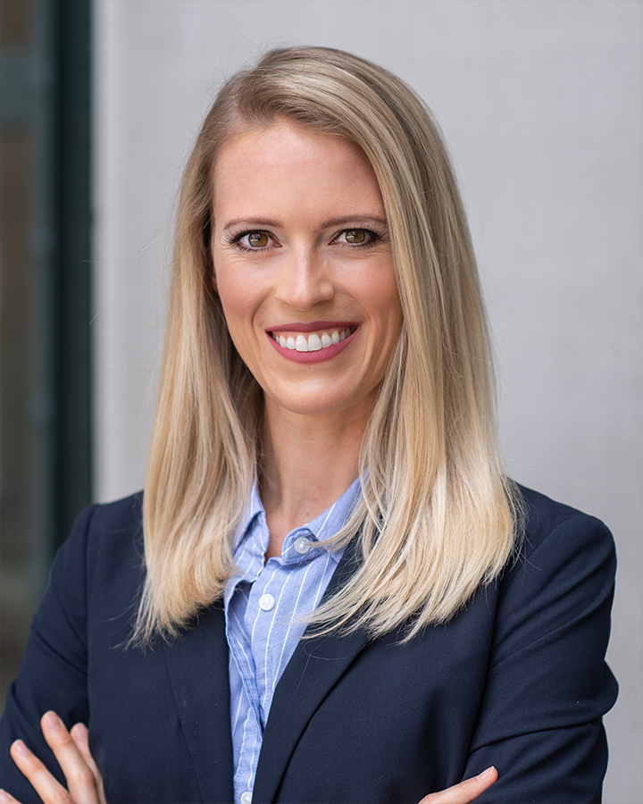 Dr. Elizabeth Neubauer