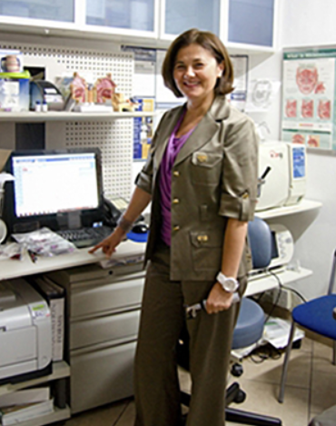Dr. Mariana Marcu