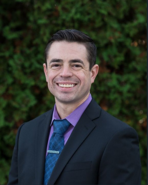Dr. Christopher Robertson