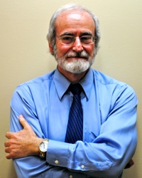 Dr. Roberto Segura, MD
